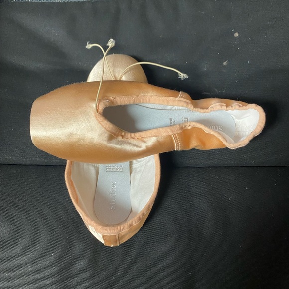 Freed 6ee - Picture 2 of 5